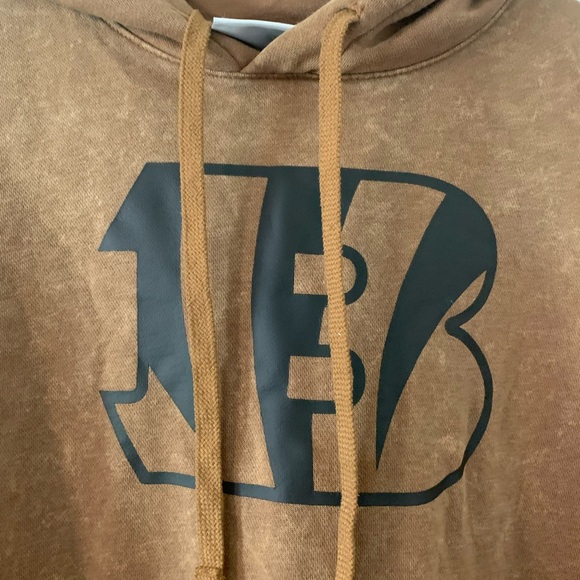 Nike Cincinnati Bengals
Salute to Service Hoodie - Picture 4 of 8